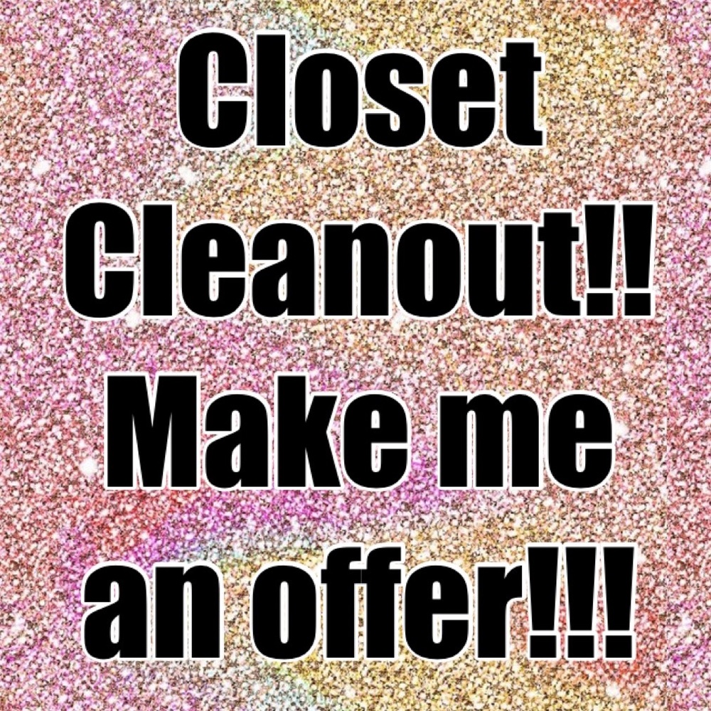 Closet Cleanout!!! EVERYTHING MUS GO! Make Offer!
